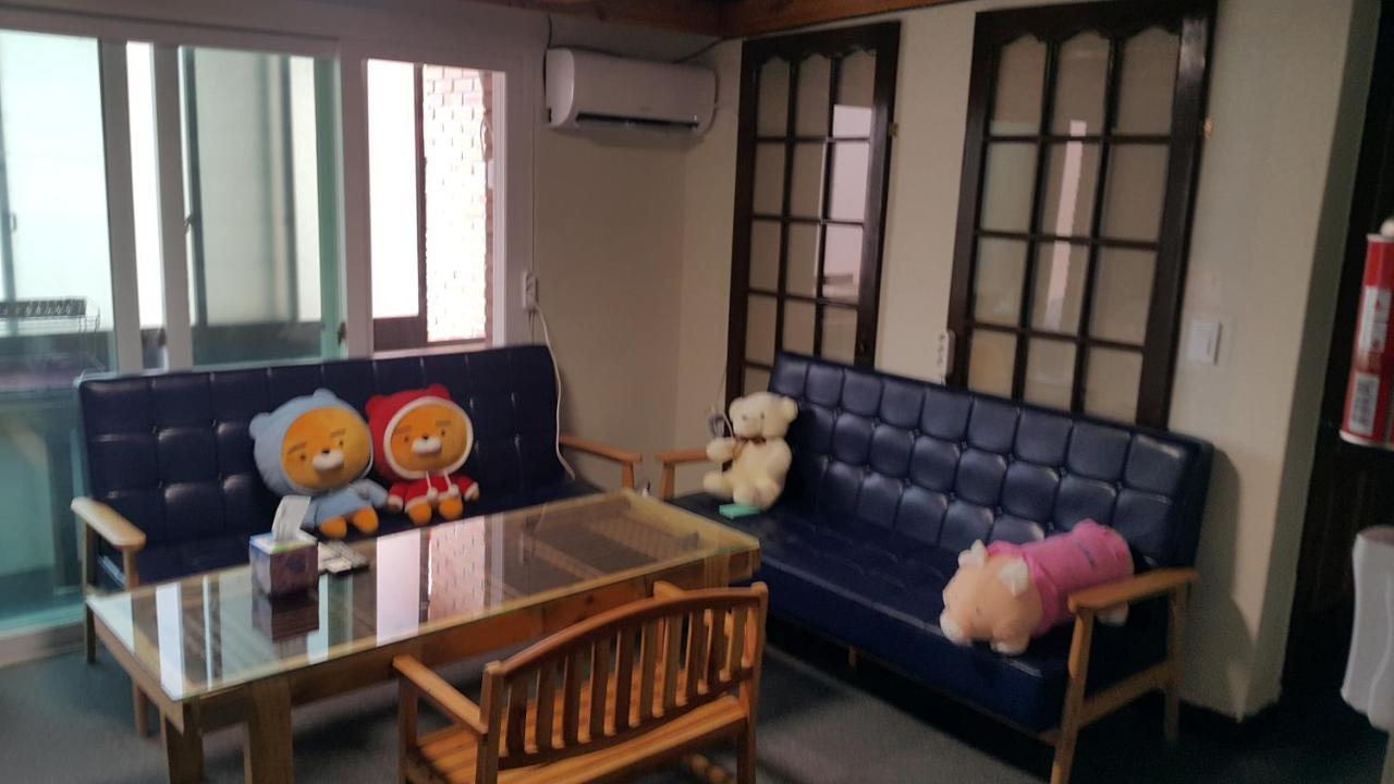 Able Guesthouse Hongdae Сеул Экстерьер фото